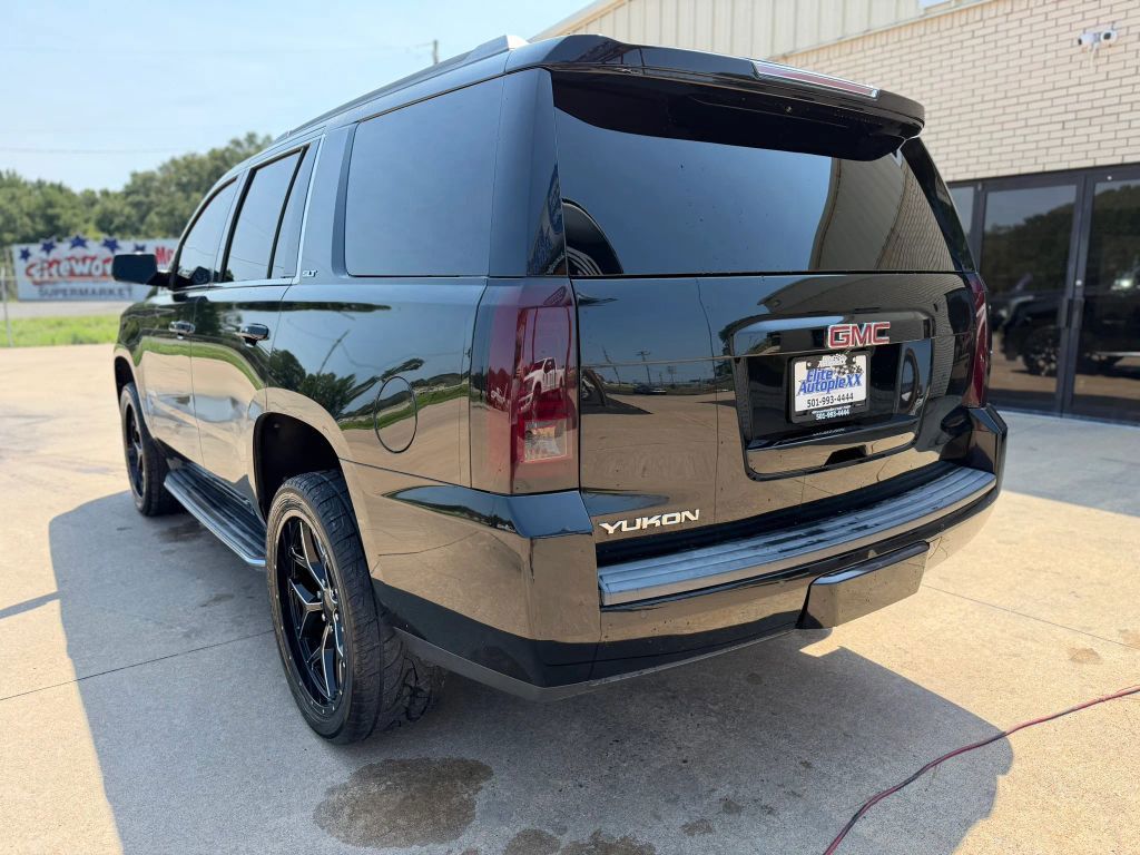 2017 GMC Yukon SLT Sport Utility 4D photo 2