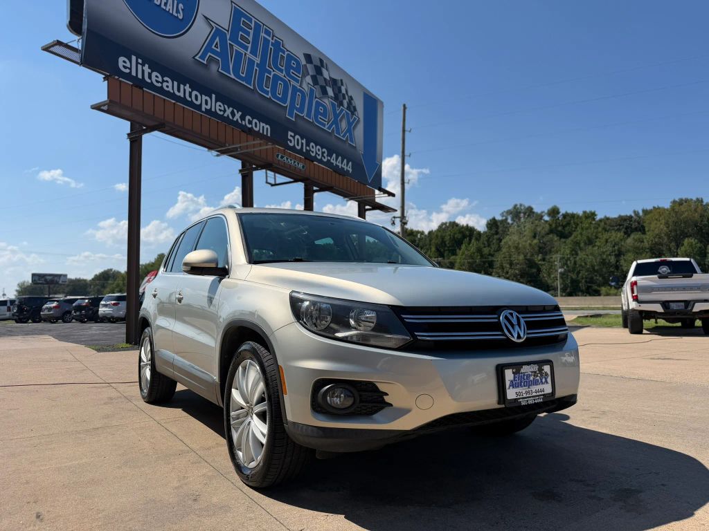 2013 Volkswagen Tiguan 2.0T SE 4Motion Sport Utility 4D photo 4