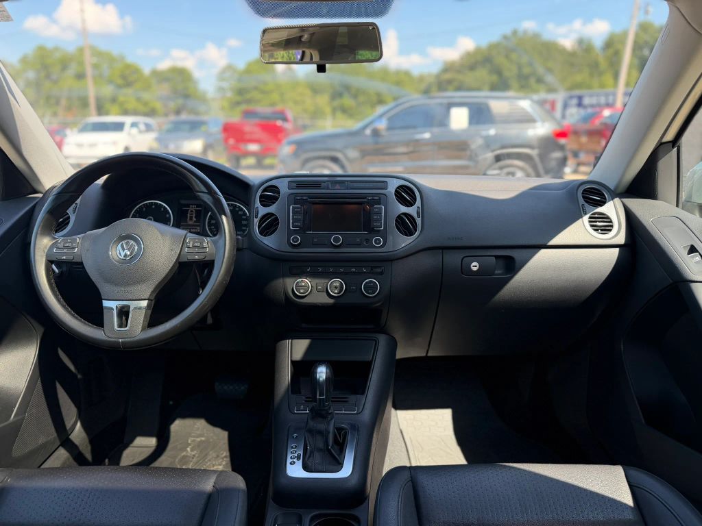 2013 Volkswagen Tiguan 2.0T SE 4Motion Sport Utility 4D photo 6