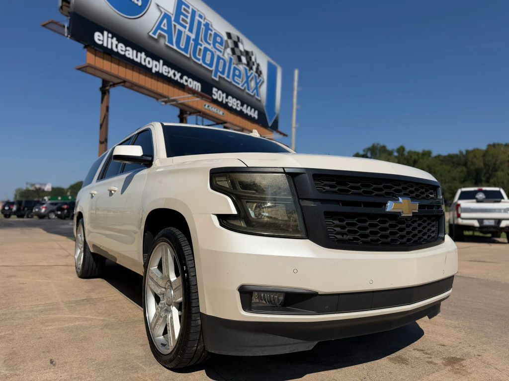 2015 Chevrolet Suburban LT Sport Utility 4D photo 4
