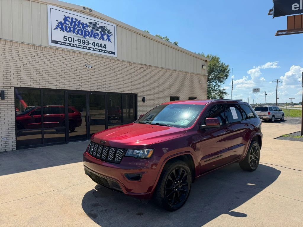 2018 Jeep Grand Cherokee Altitude Sport Utility 4D photo 1