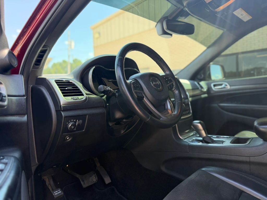 2018 Jeep Grand Cherokee Altitude Sport Utility 4D photo 5
