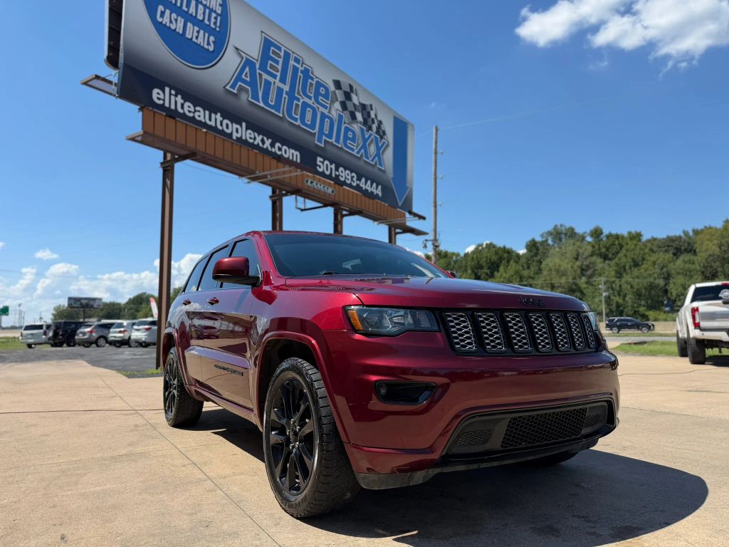 2018 Jeep Grand Cherokee Altitude Sport Utility 4D photo 4