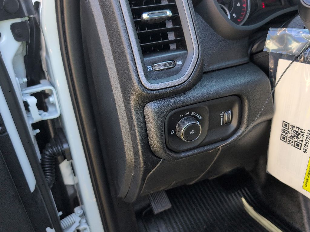 2027 Ram 5500 Chassis Tradesman photo 2