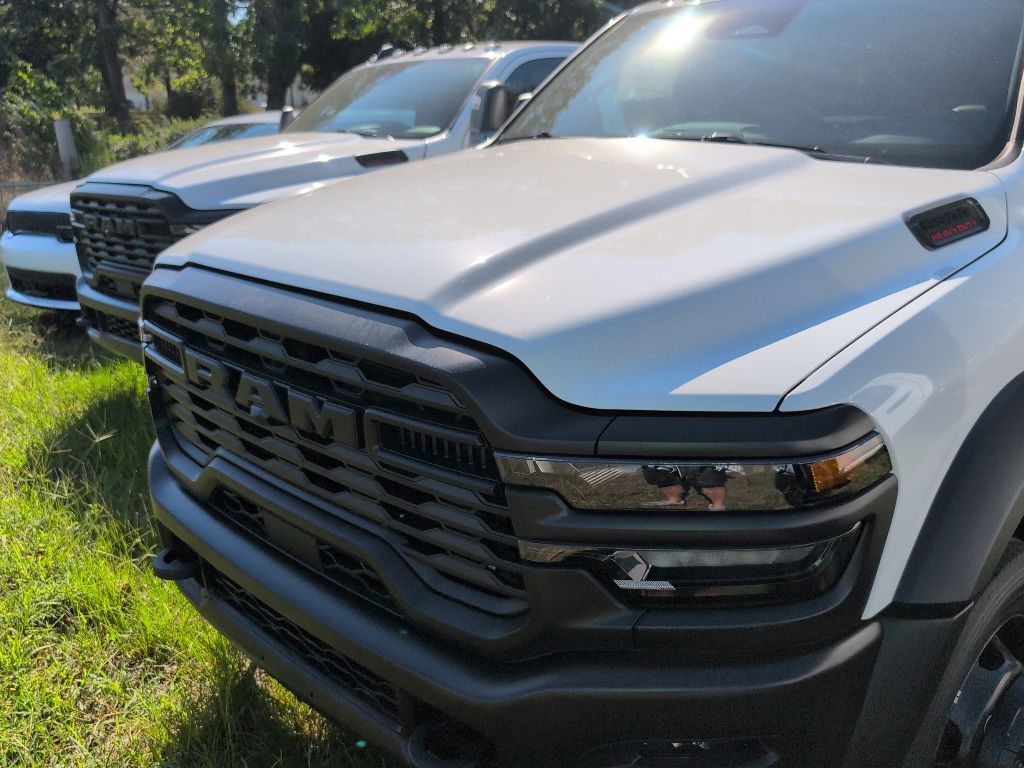 2027 Ram 5500 Chassis Tradesman photo 4