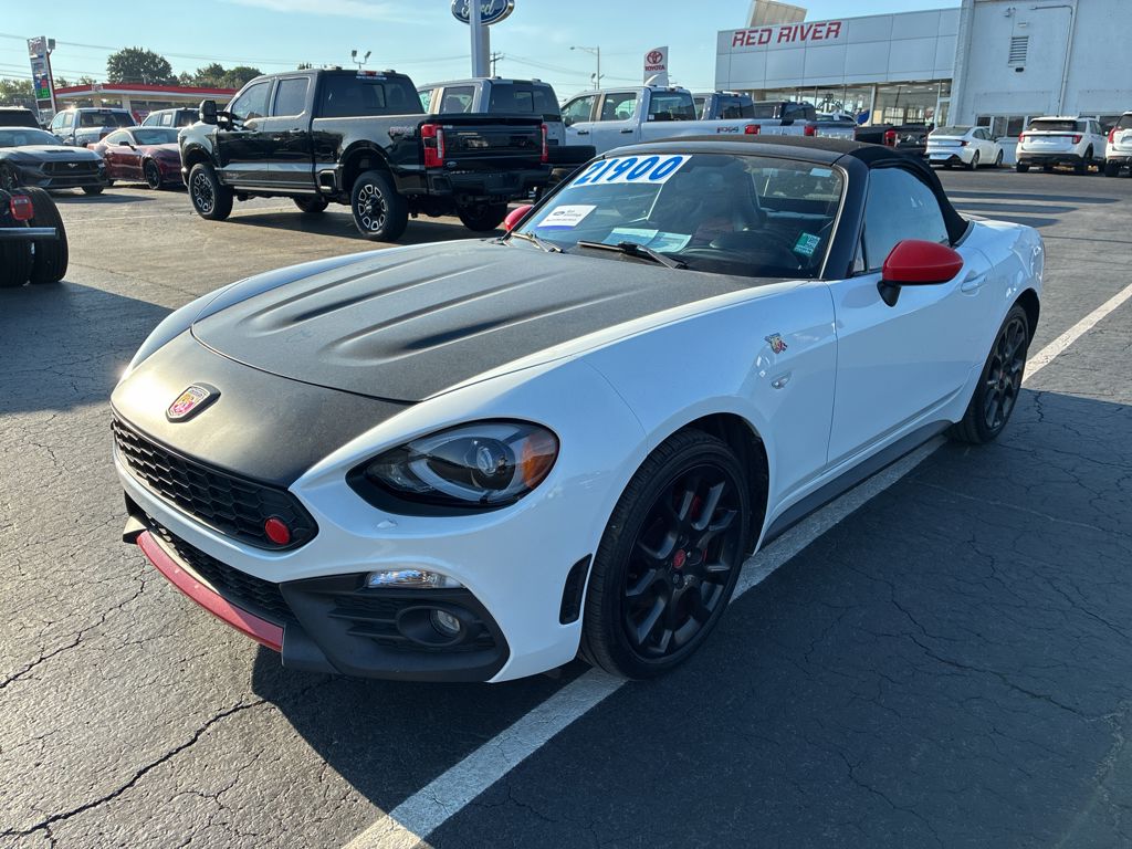 2020 Fiat 124 Spider Abarth photo